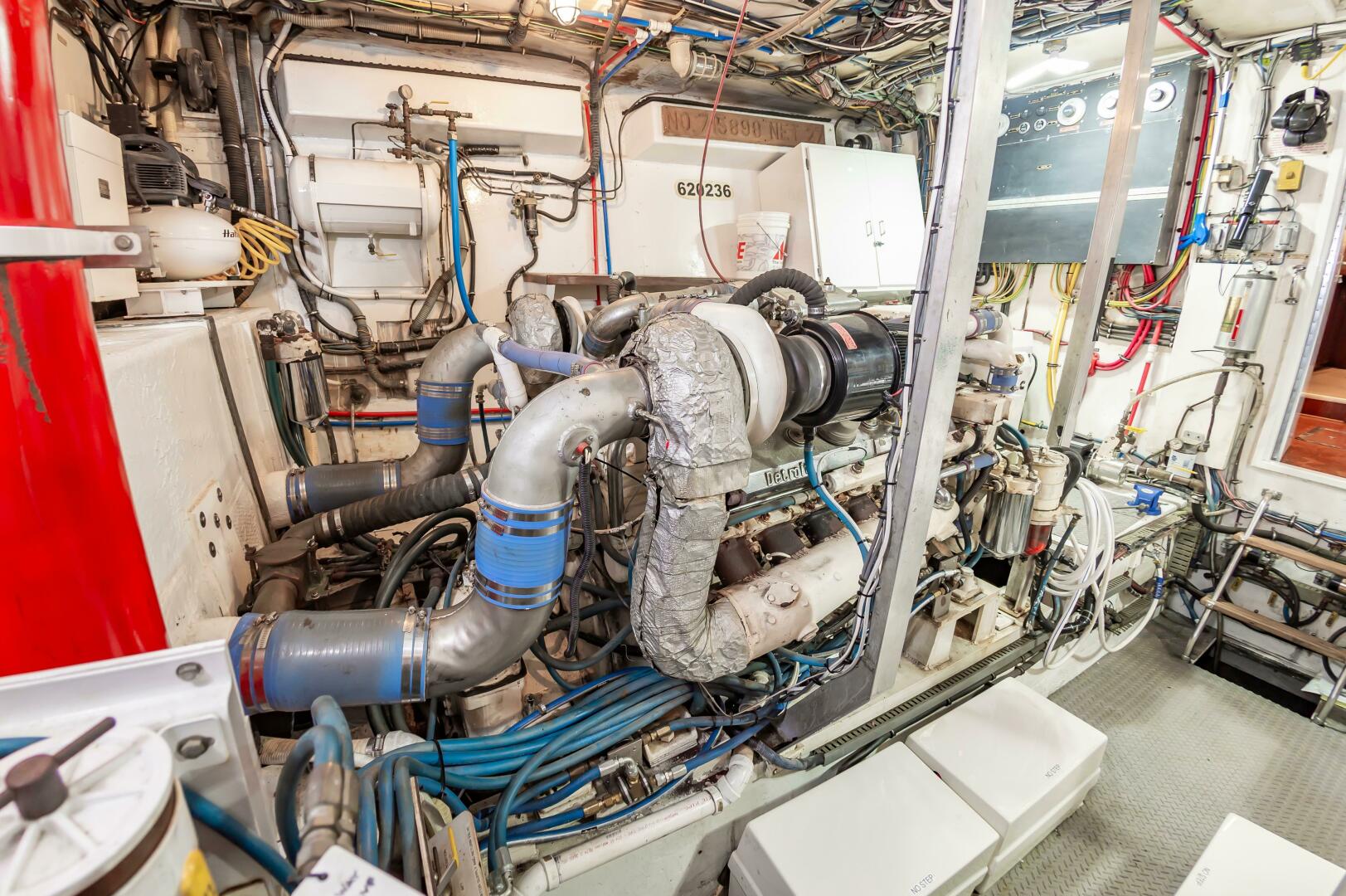 Slide: The Image of 1980 Hatteras Extended Deck Power 9832157 981829257 0 090620250703 94 - 5375762