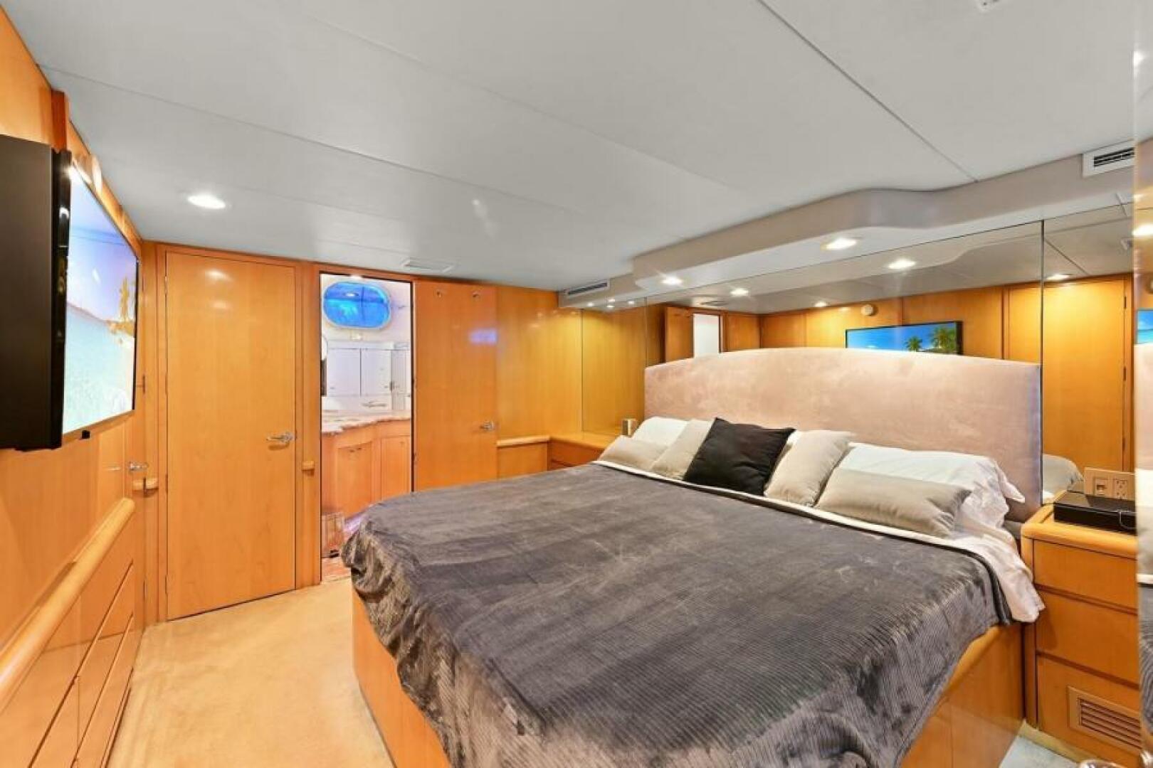 Slide: The Image of Hatteras Flybridge 2000 - 4088808