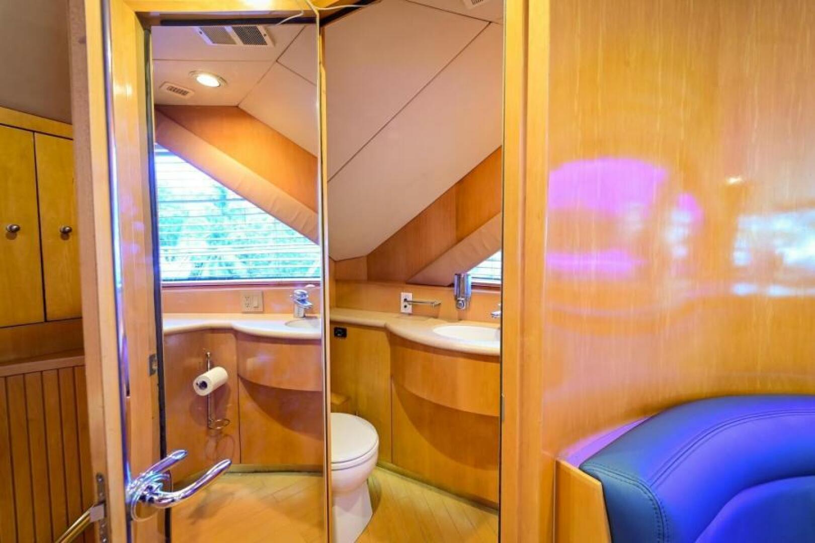 Slide: The Image of Hatteras Flybridge 2000 - 4088812