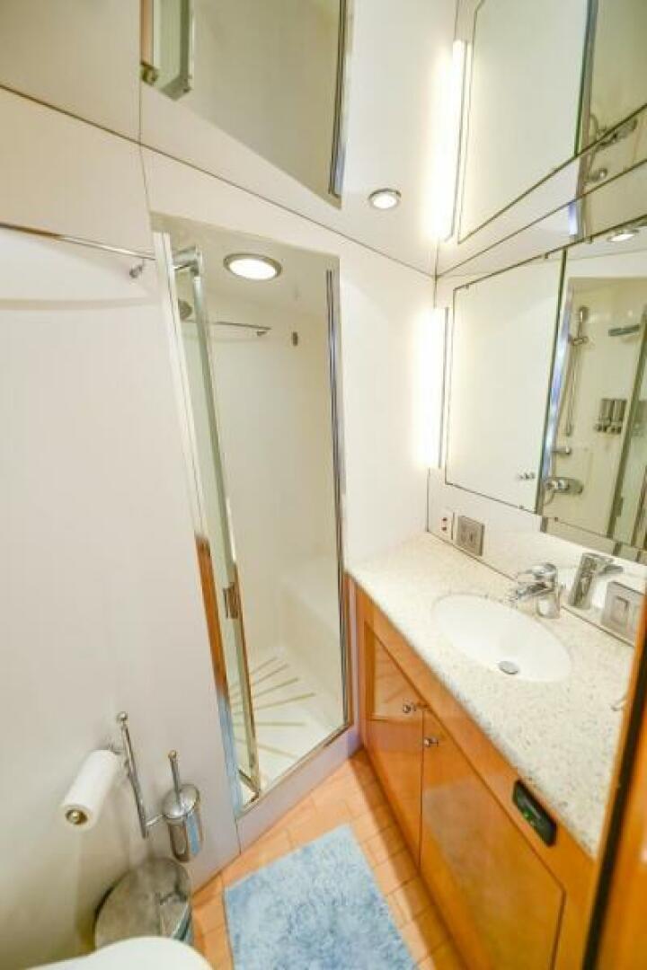 Slide: The Image of Hatteras Flybridge 2000 - 4088819