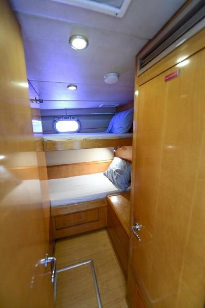 Slide: The Image of Hatteras Flybridge 2000 - 4088821