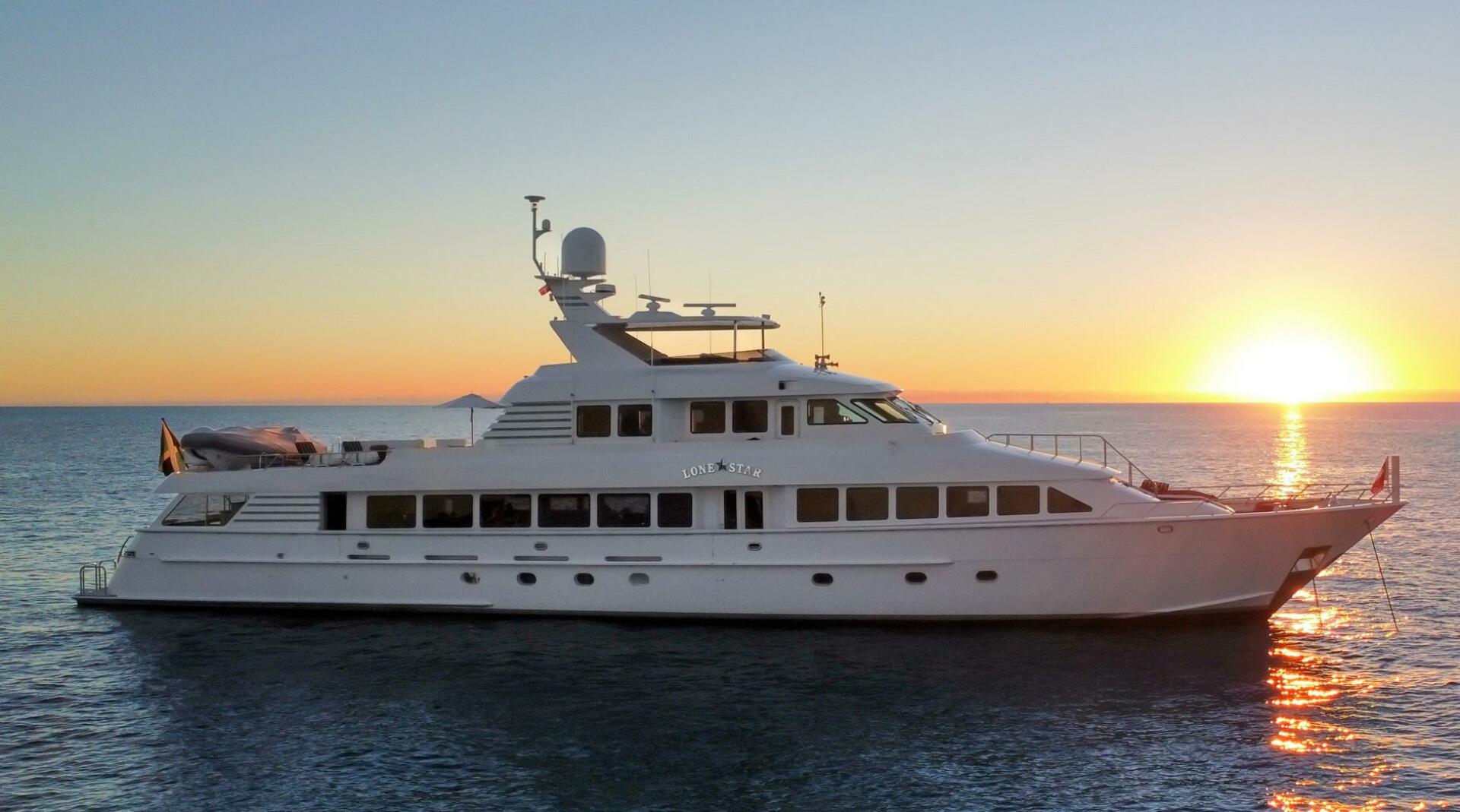 Slide: The Image of Hatteras Flybridge Motor Yacht 1995 - 4914640