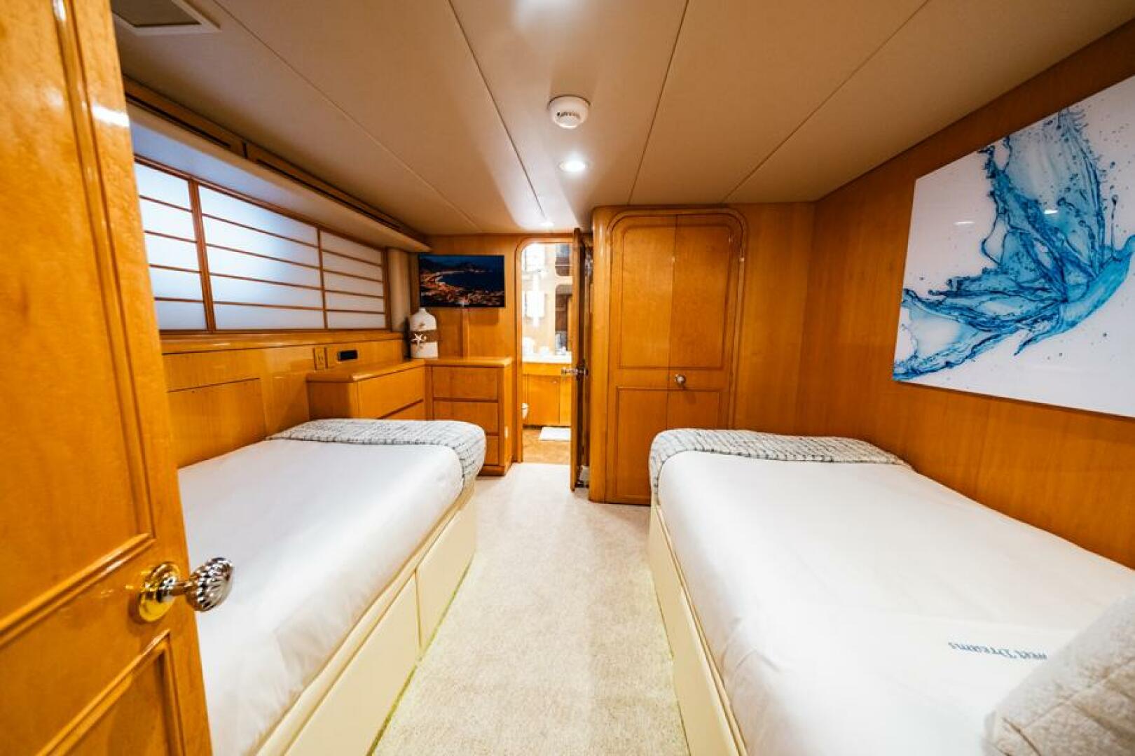Slide: The Image of Port Fwd Cabin - 4879823