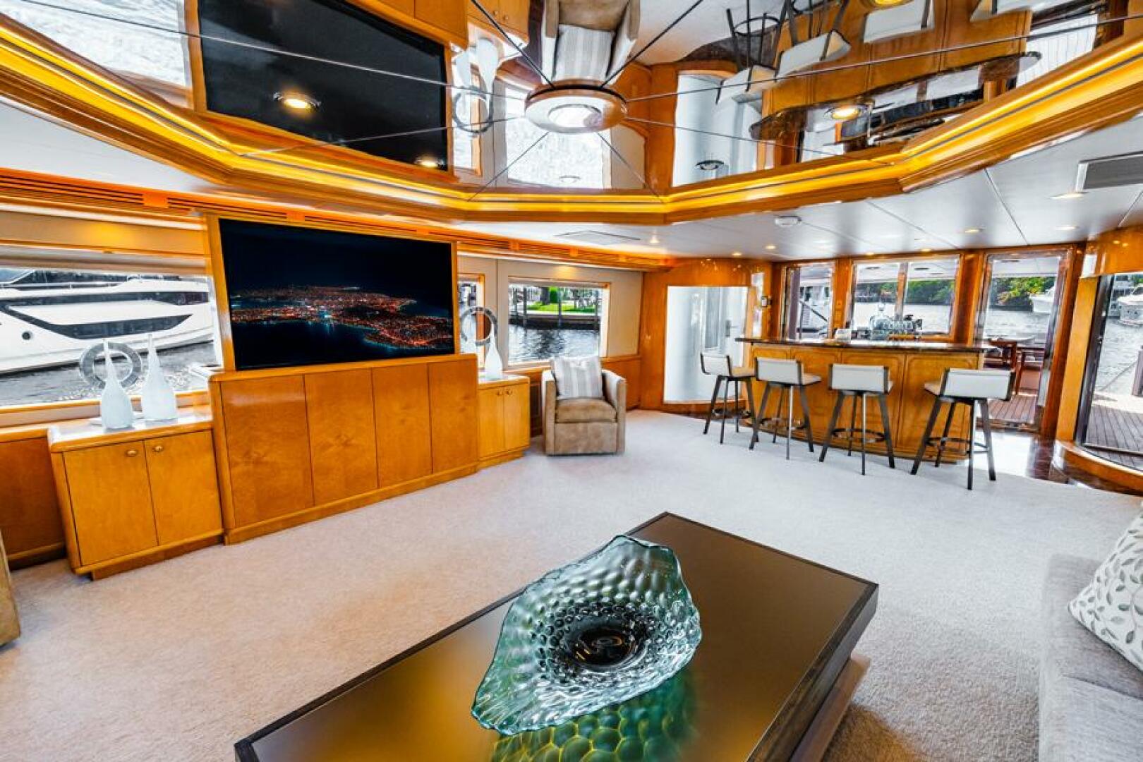 Slide: The Image of Salon to Stbd   - 4879787