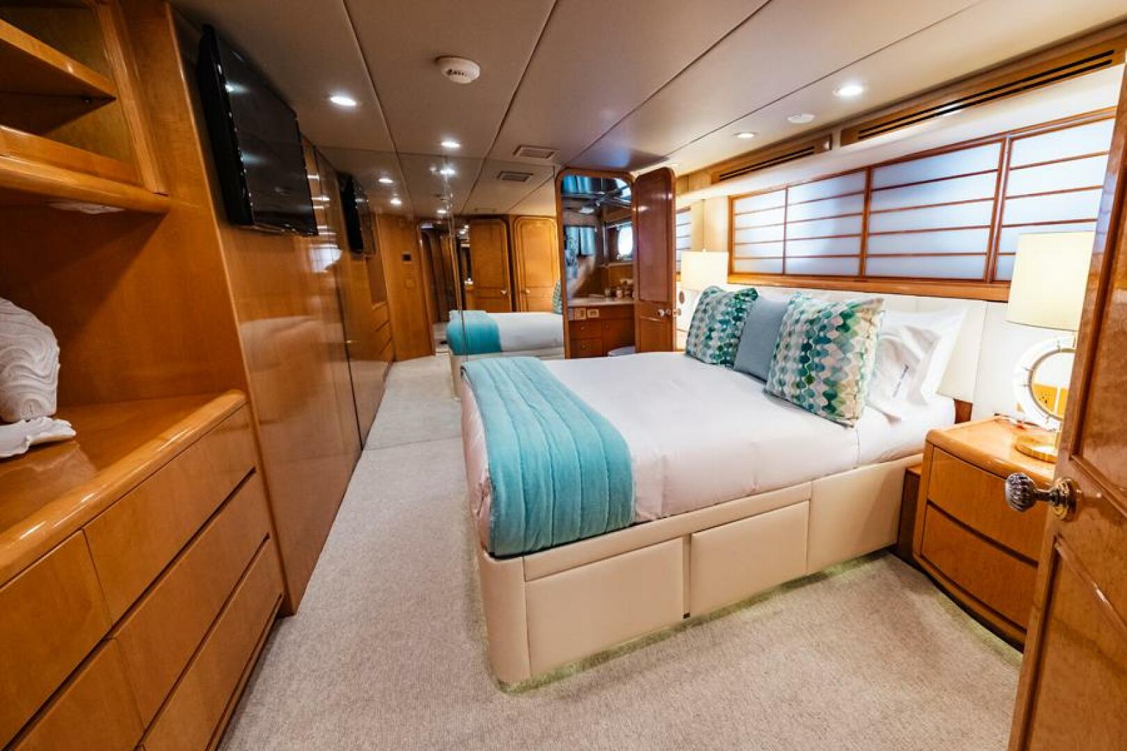 Slide: The Image of Port Aft Queen - 4879808