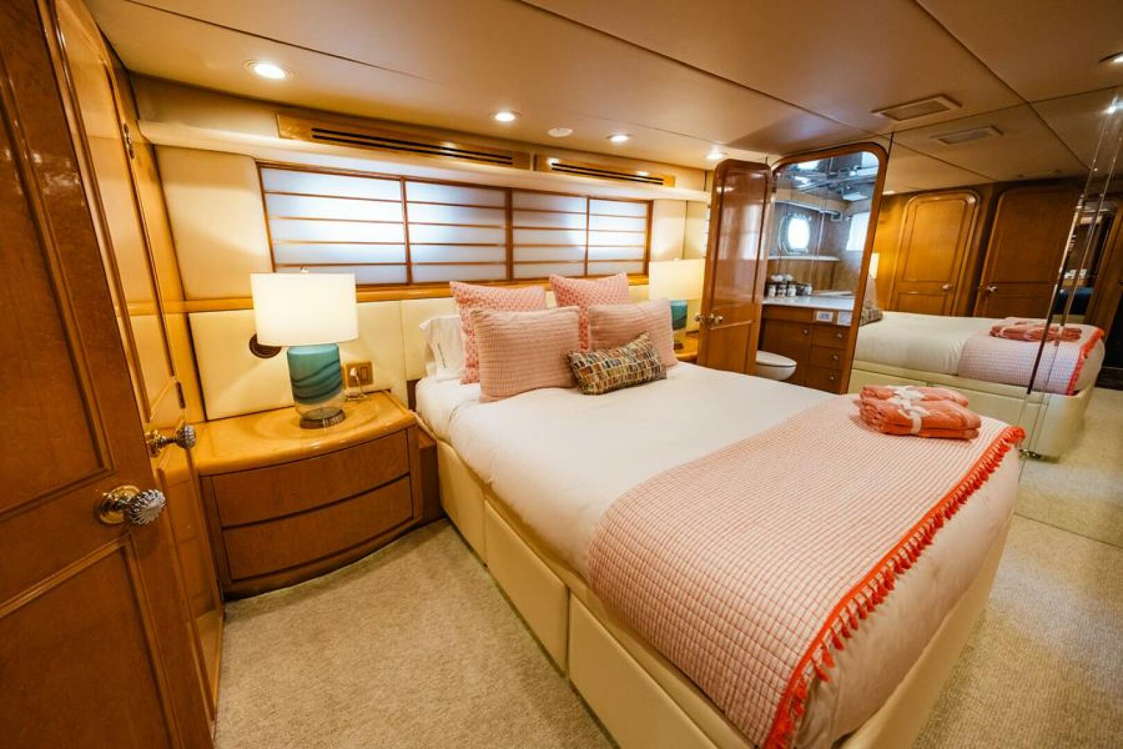 Slide: The Image of Stbd Aft Queen - 4879815