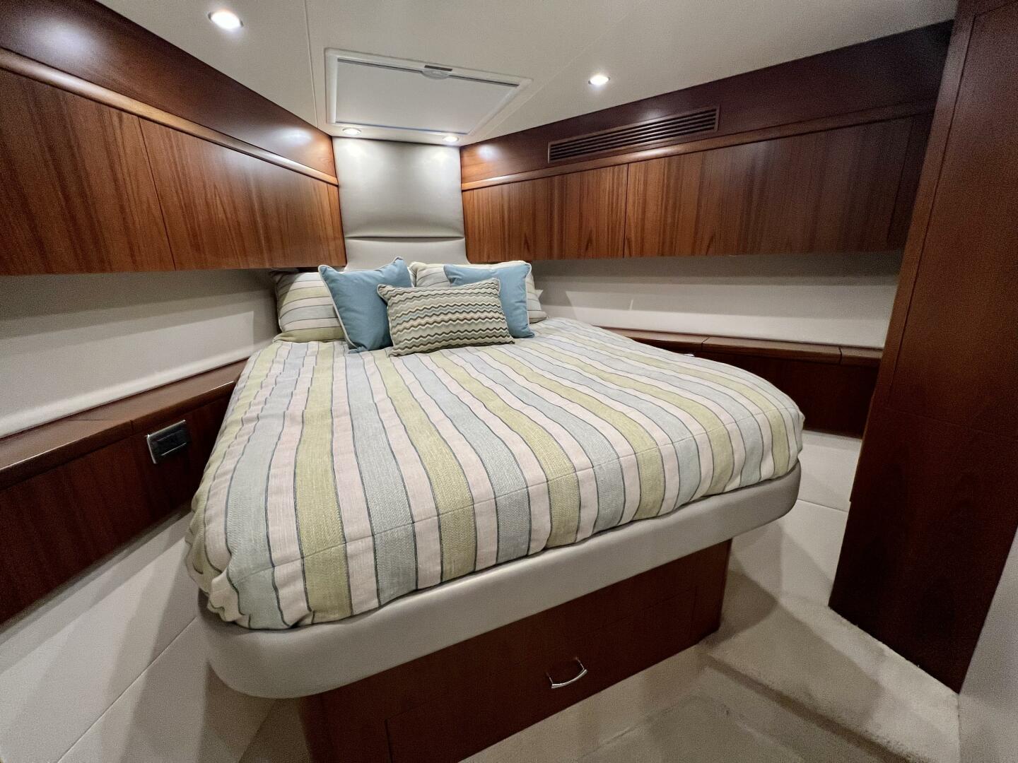 Slide: The Image of Hatteras 59 Change Order- VIP Stateroom 2021 Hatteras GT59 Convertible-Change Order - 3947355