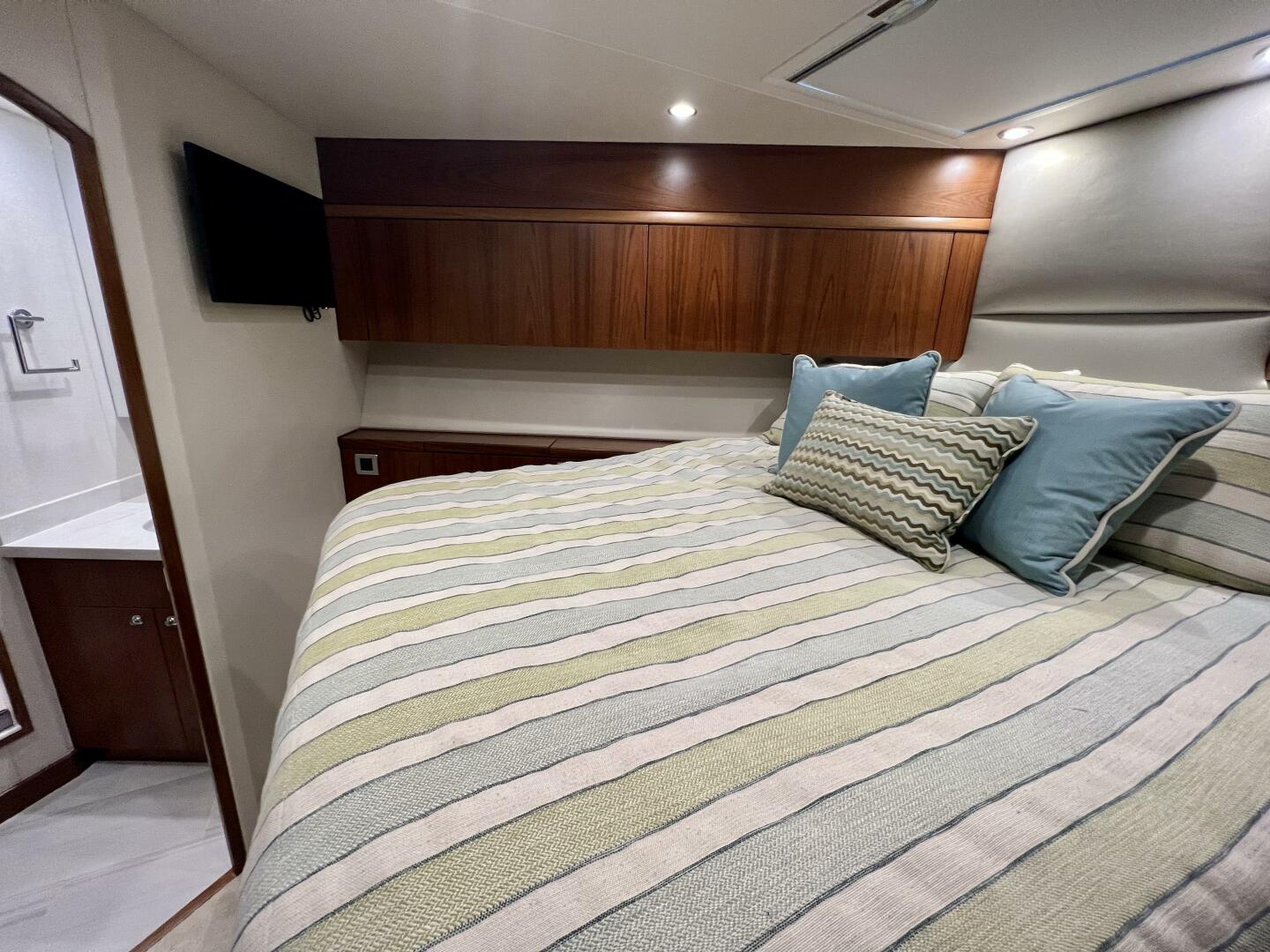 Slide: The Image of Hatteras 59 Change Order- VIP Stateroom 2021 Hatteras GT59 Convertible-Change Order - 3947356