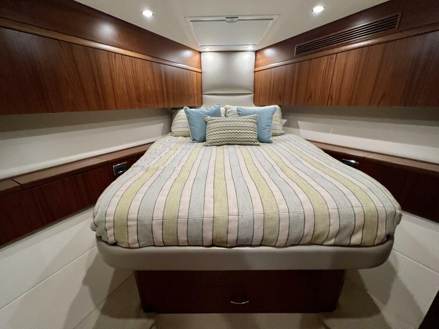 Slide: The Image of Hatteras 59 Change Order- VIP Stateroom 2021 Hatteras GT59 Convertible-Change Order - 3947358