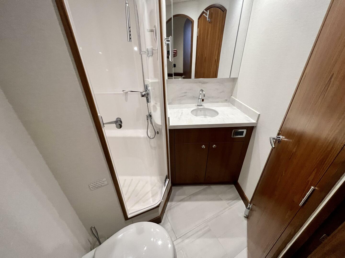 Slide: The Image of Hatteras 59 Change Order- Guest Head 2021 Hatteras GT59 Convertible-Change Order - 3947360