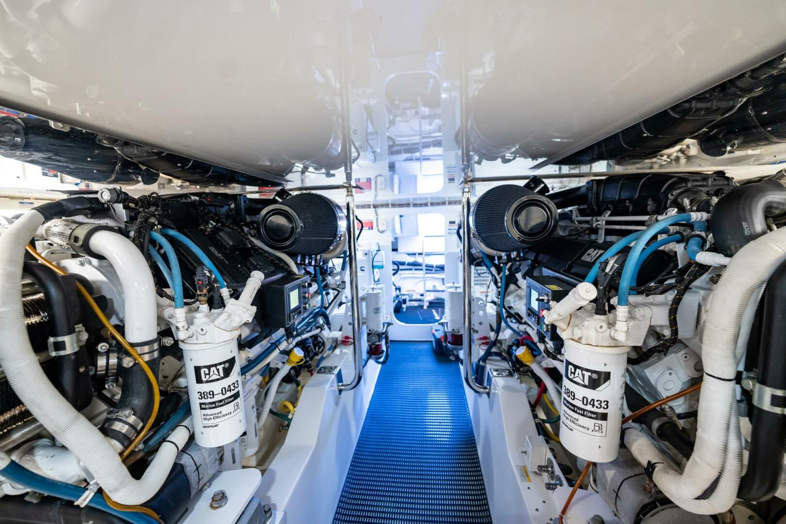 Slide: The Image of Hatteras GT63 2018 - 5021253