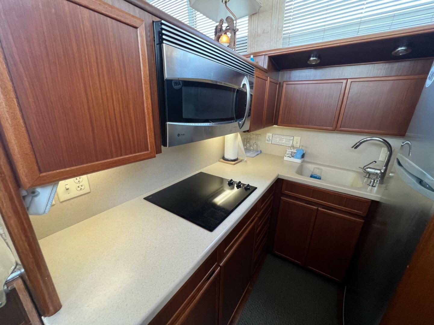 Slide: The Image of Hatteras Motor Yacht 1990 - 4131185