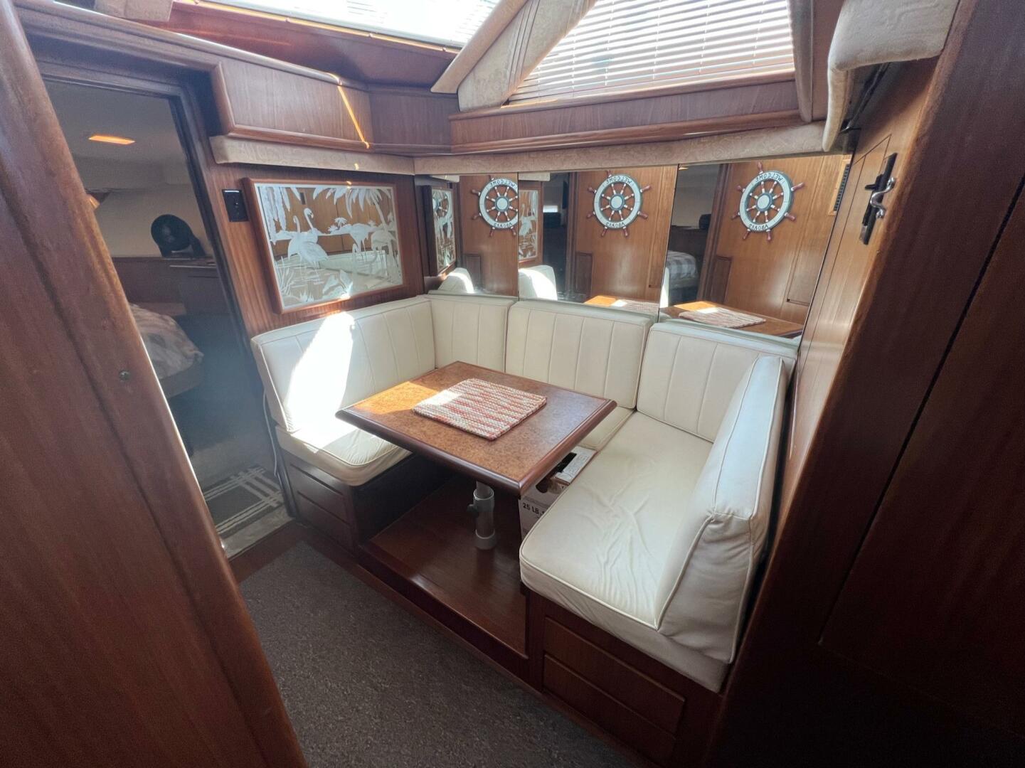 Slide: The Image of Hatteras Motor Yacht 1990 - 4131186