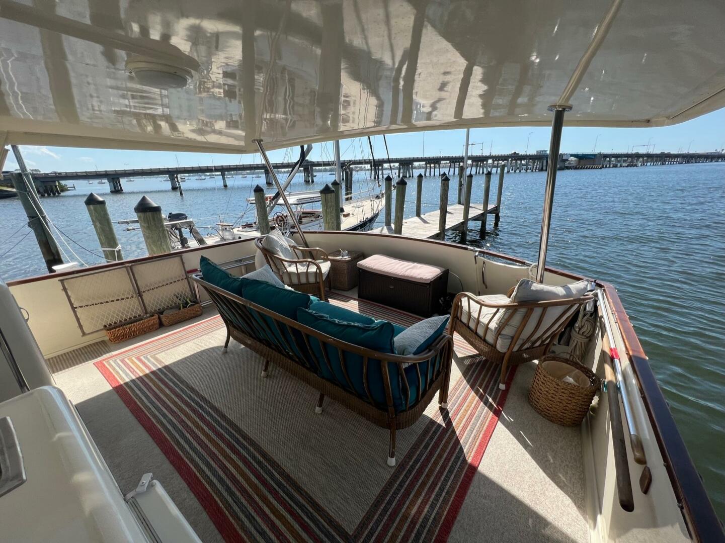 Slide: The Image of Hatteras Motor Yacht 1990 - 4131176
