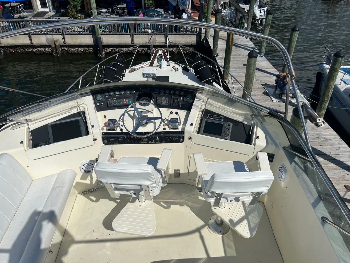 Slide: The Image of Hatteras Motor Yacht 1990 - 4131179