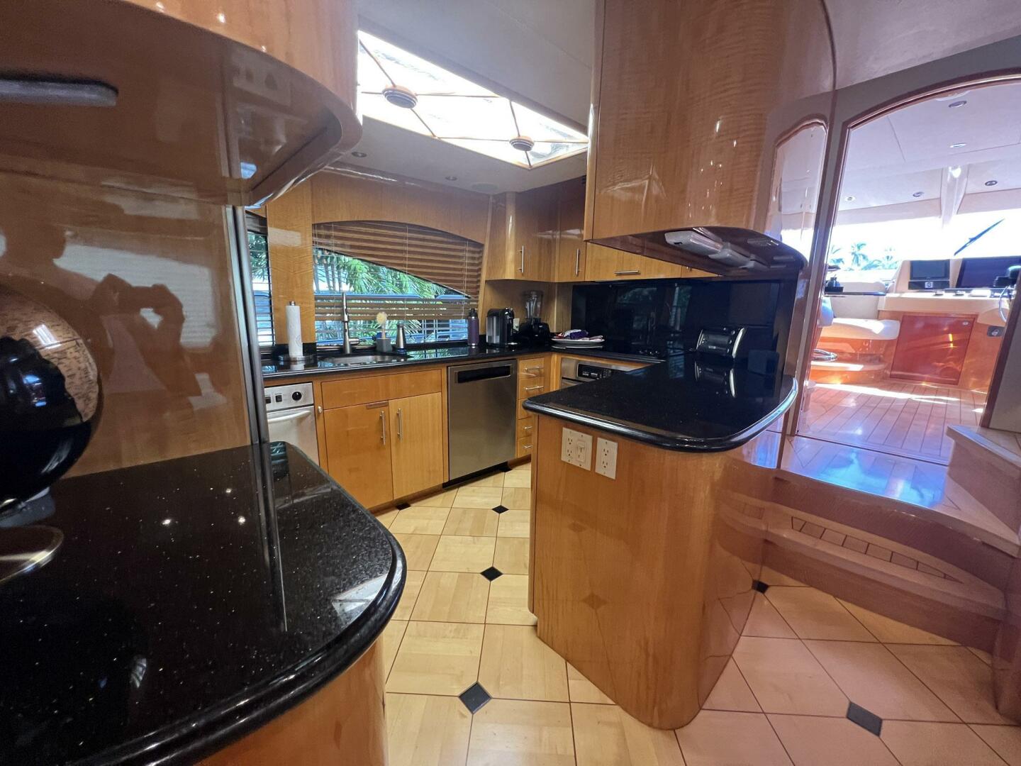Slide: The Image of Hatteras Motor Yacht 2004 - 3964987