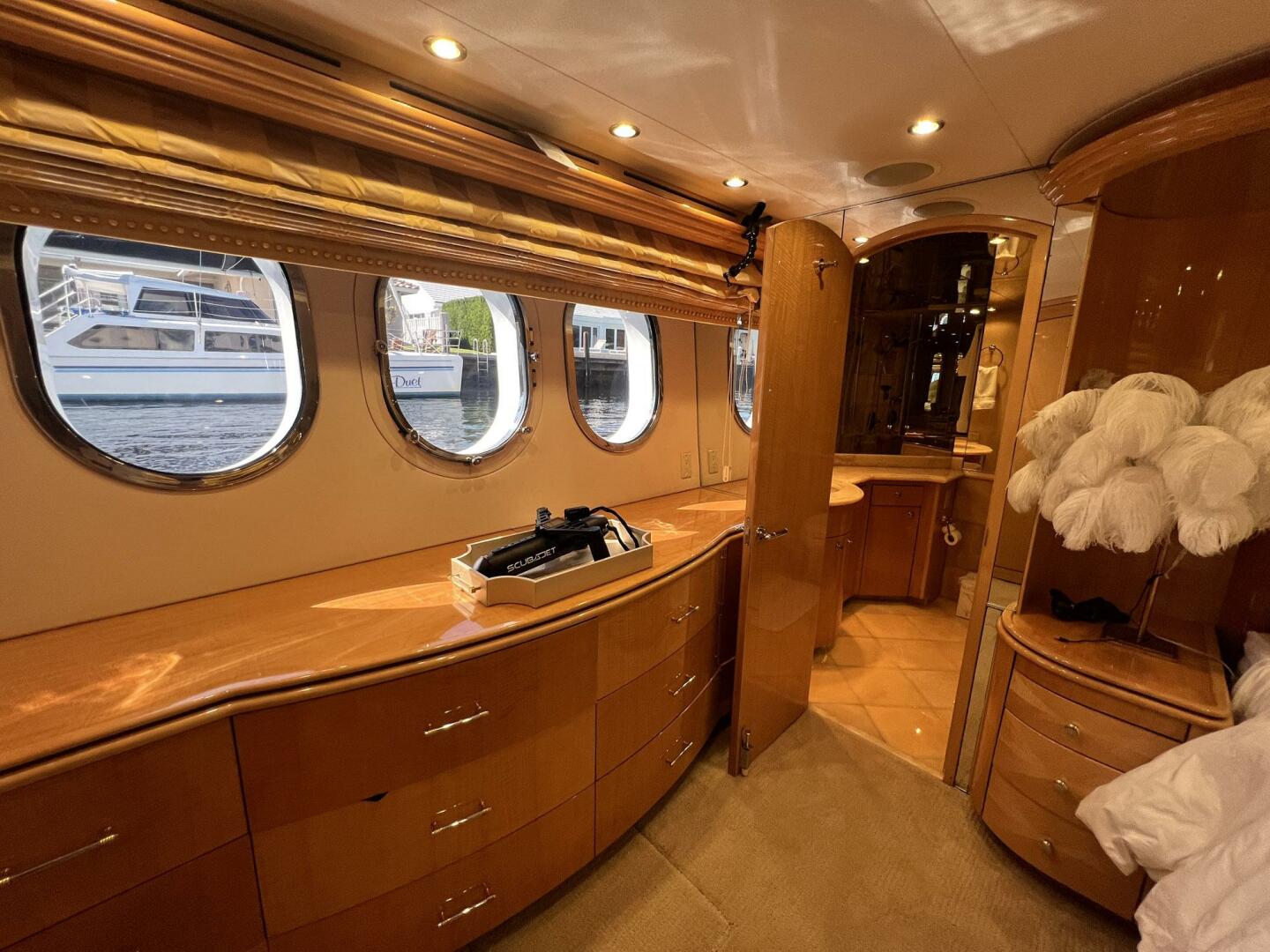 Slide: The Image of Hatteras Motor Yacht 2004 - 3965001