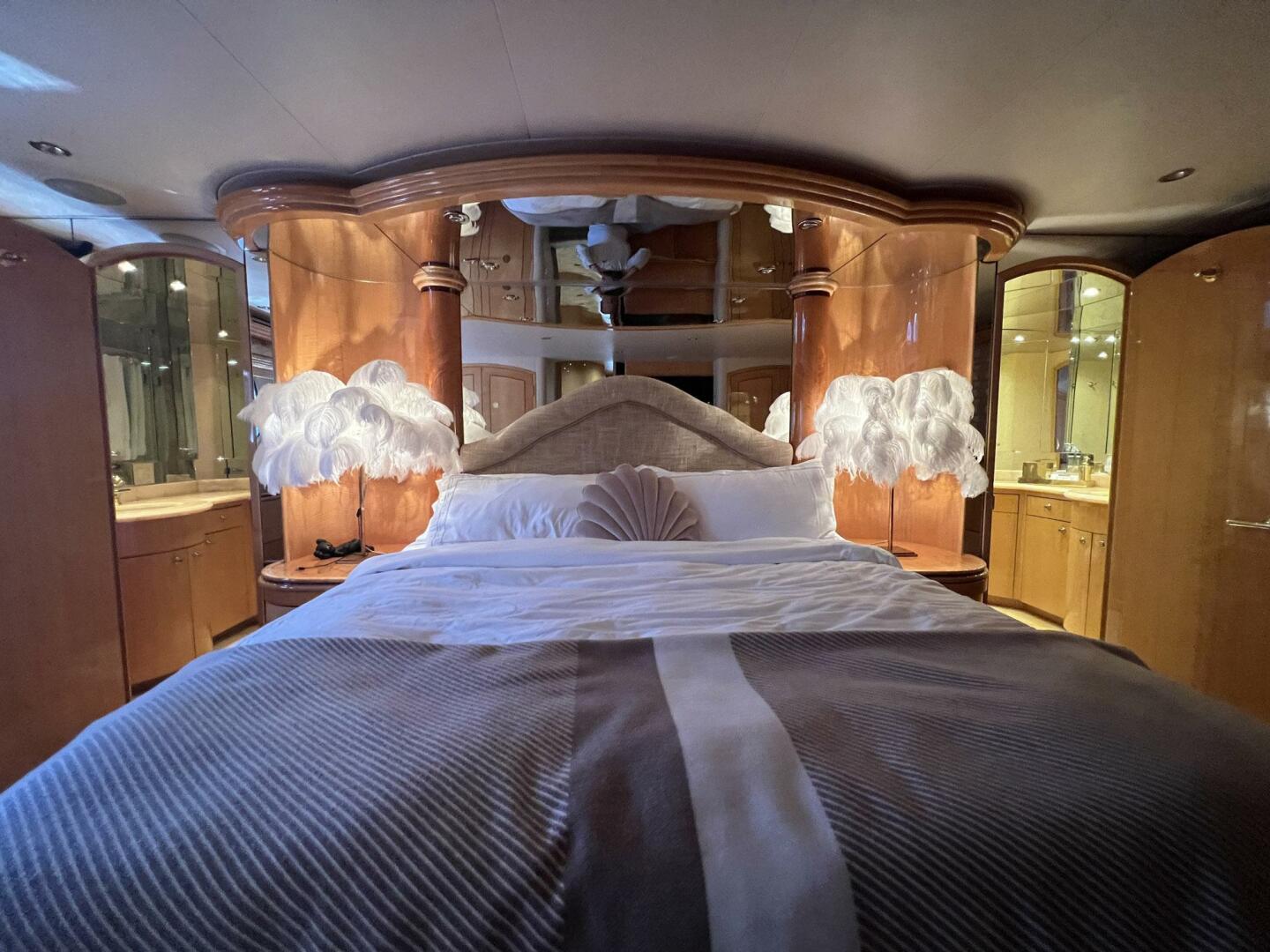 Slide: The Image of Hatteras Motor Yacht 2004 - 3965003