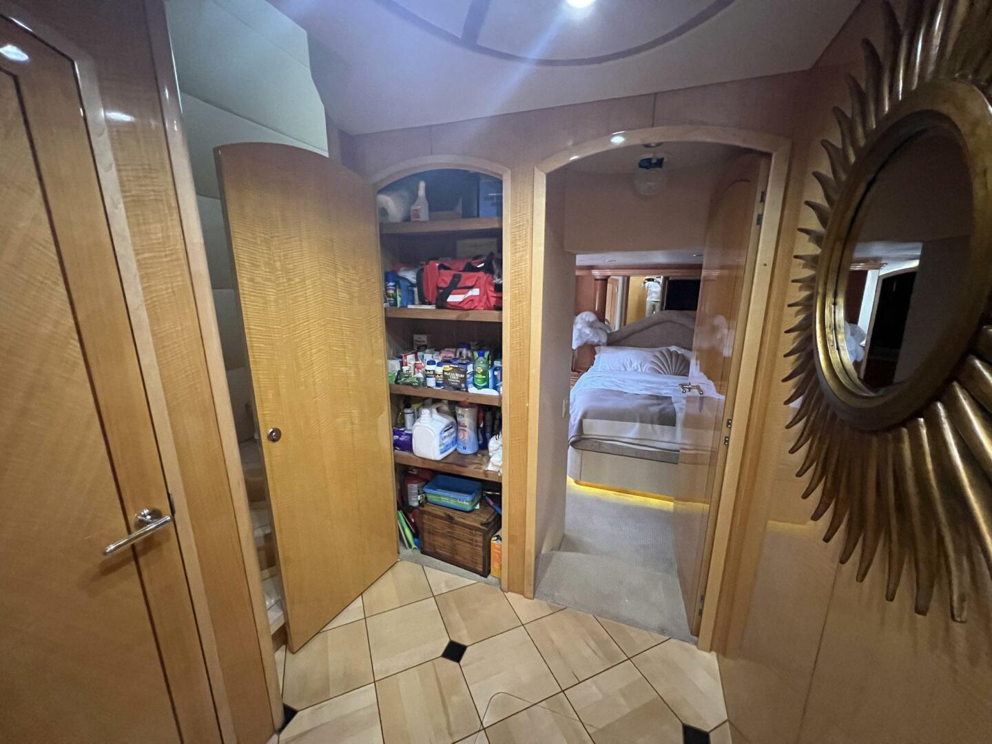 Slide: The Image of Hatteras Motor Yacht 2004 - 3965006