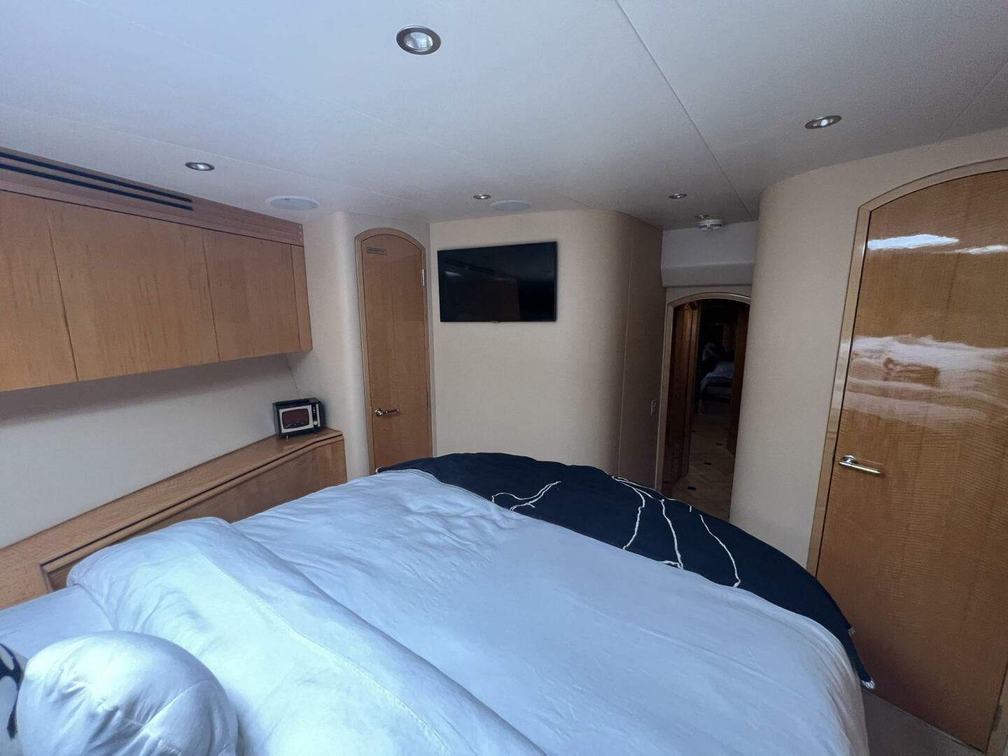 Slide: The Image of Hatteras Motor Yacht 2004 - 3965019