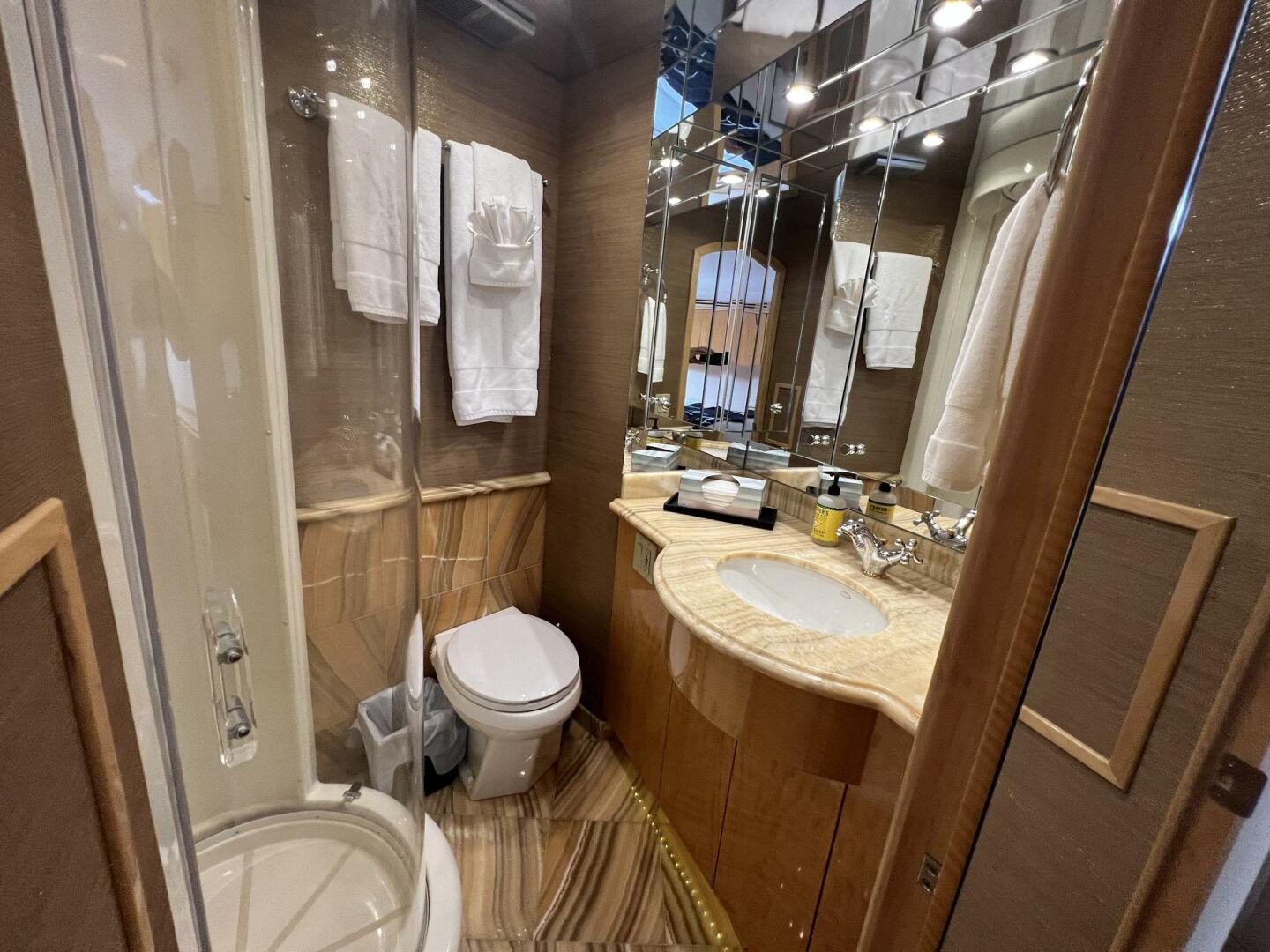 Slide: The Image of Hatteras Motor Yacht 2004 - 3965020