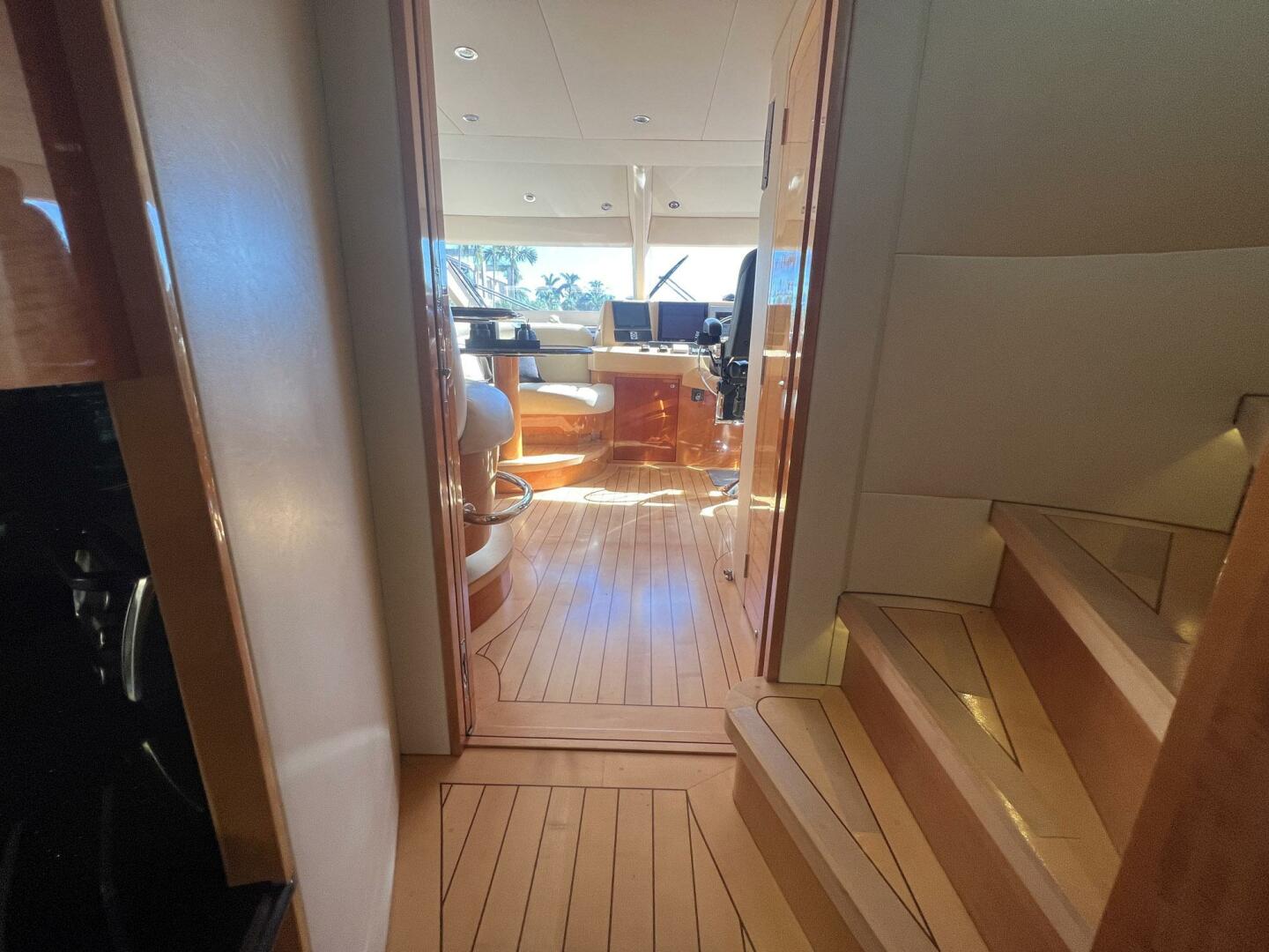 Slide: The Image of Hatteras Motor Yacht 2004 - 3965024