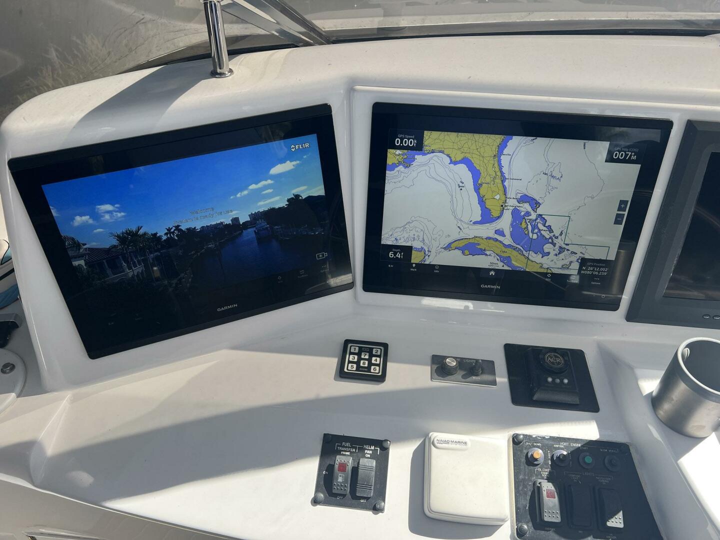 Slide: The Image of Hatteras Motor Yacht 2004 - 3965026