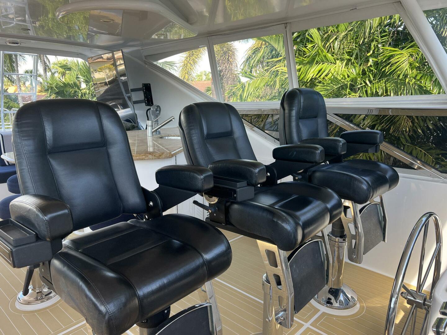 Slide: The Image of Hatteras Motor Yacht 2004 - 3965030