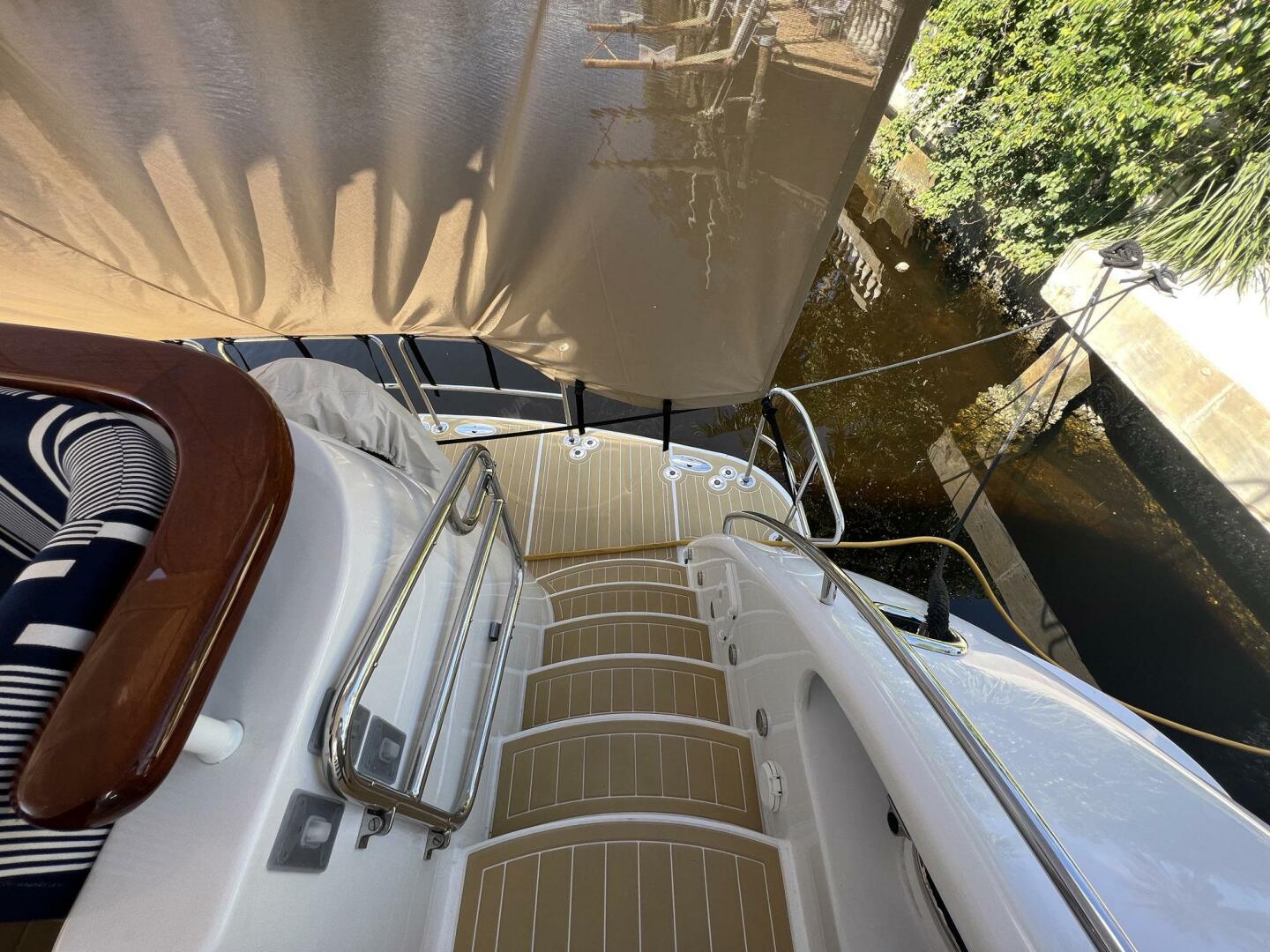 Slide: The Image of Hatteras Motor Yacht 2004 - 3965045