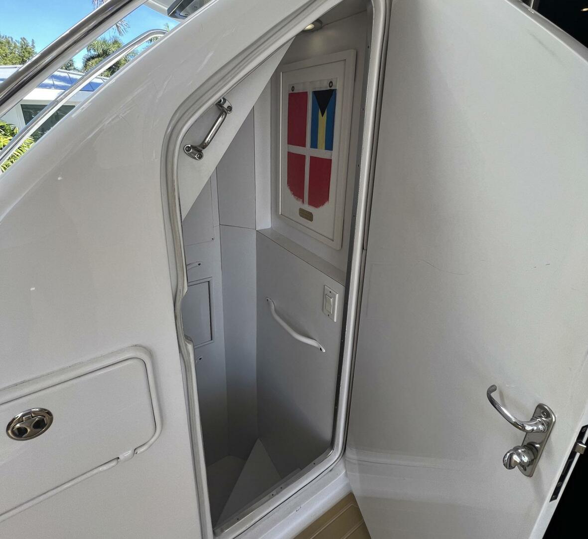 Slide: The Image of Hatteras Motor Yacht 2004 - 3965047