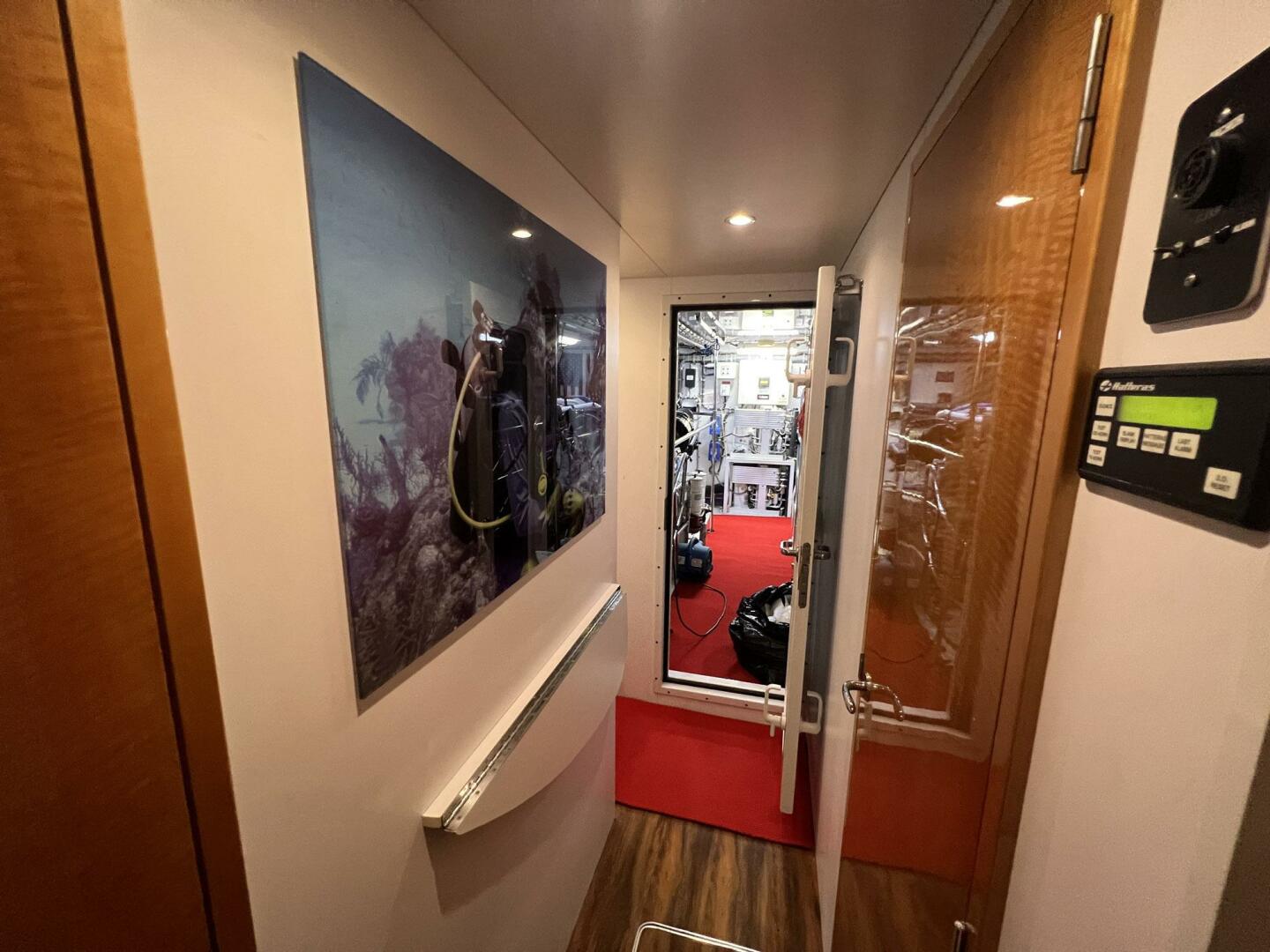 Slide: The Image of Hatteras Motor Yacht 2004 - 3965052