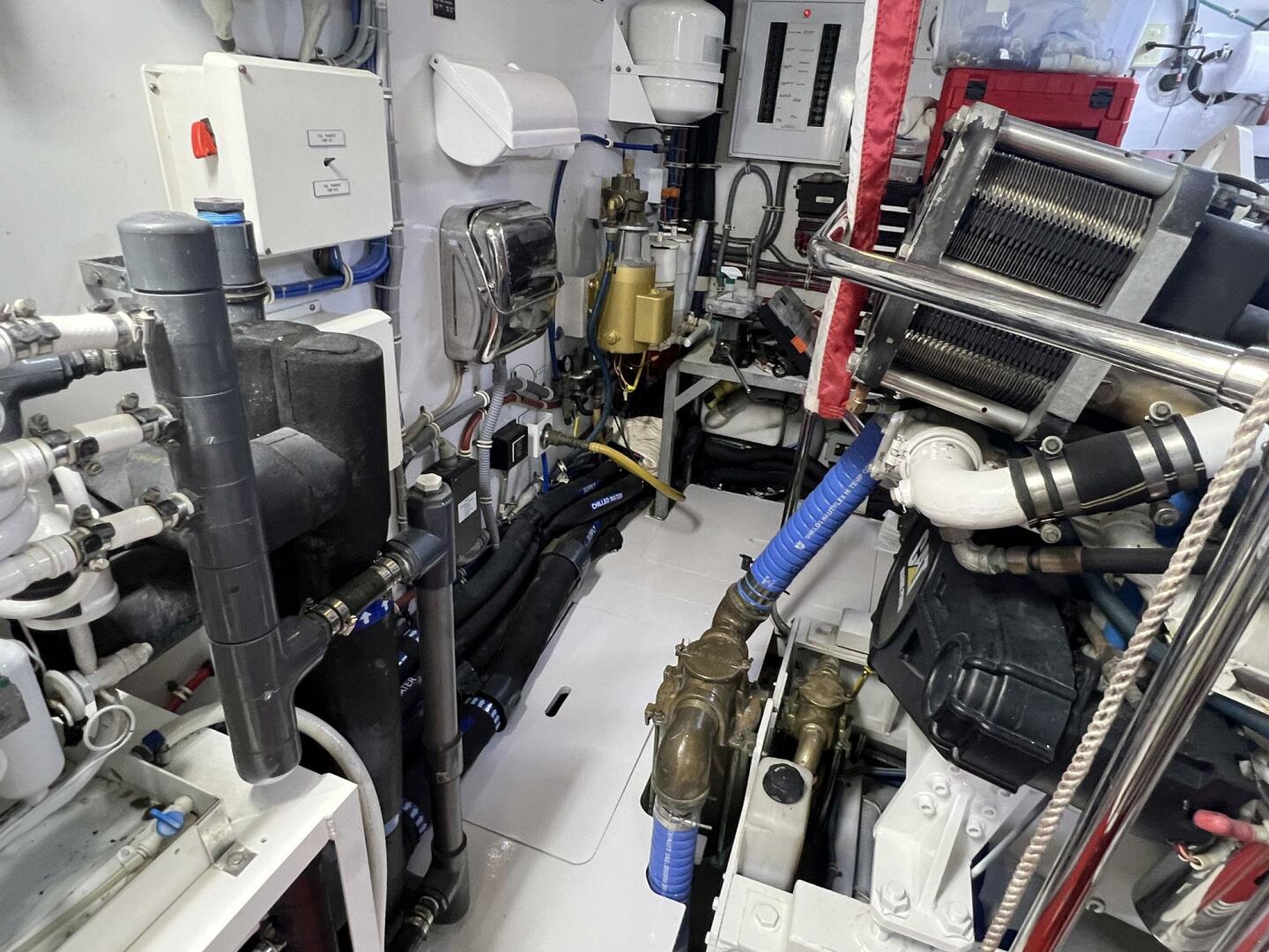 Slide: The Image of Hatteras Motor Yacht 2004 - 3965061