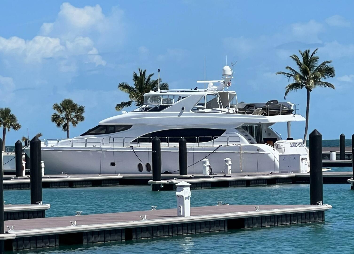 Slide: The Image of Hatteras Motor Yacht 2004 - 3965074