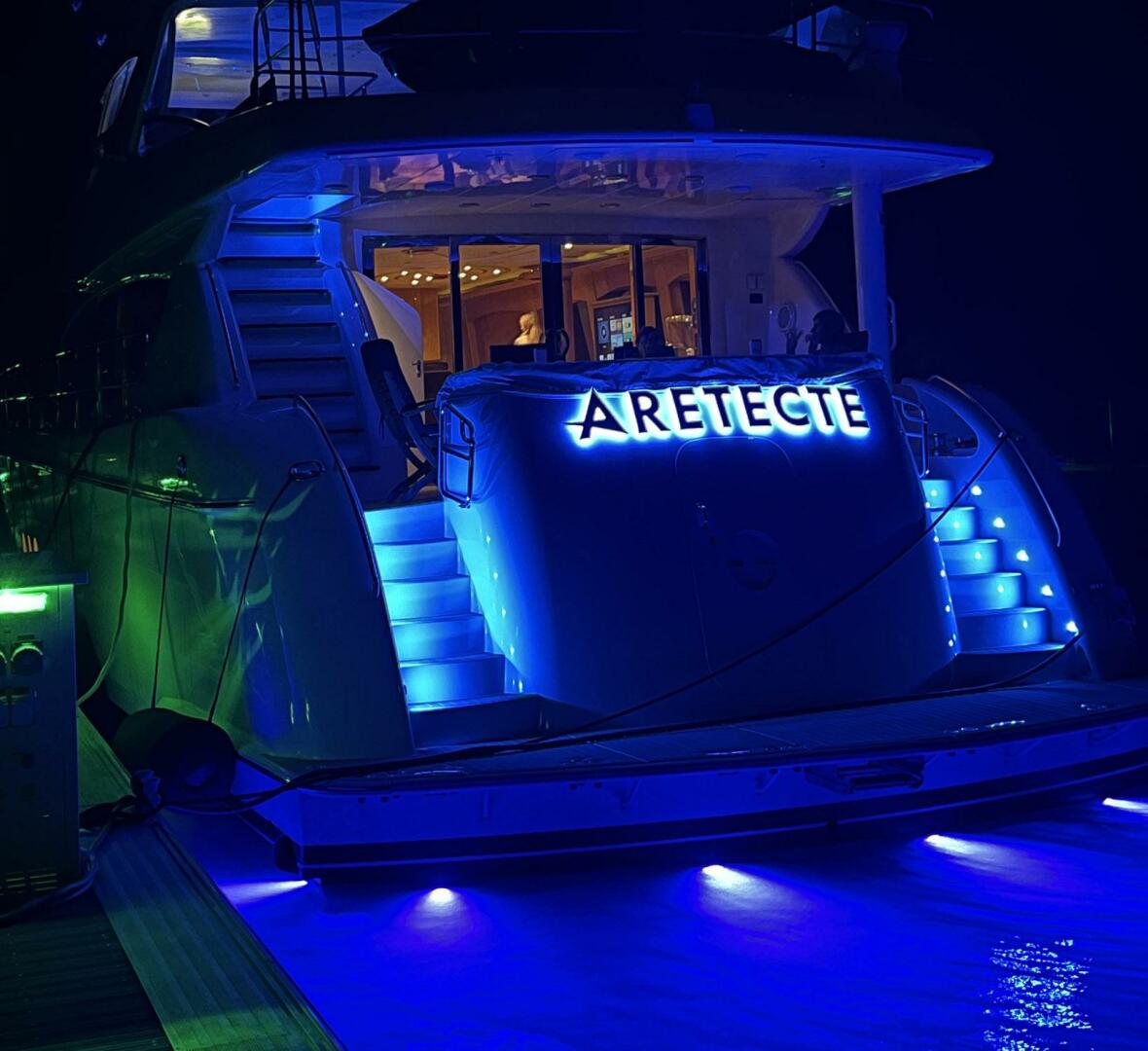 Slide: The Image of Hatteras Motor Yacht 2004 - 3965078