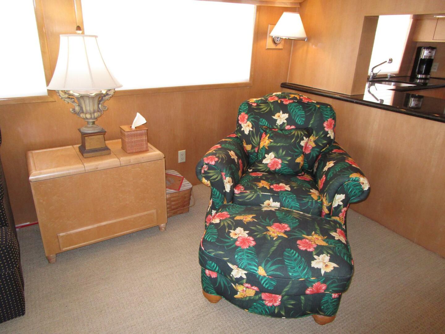 Slide: The Image of Salon to Port   - 5121436