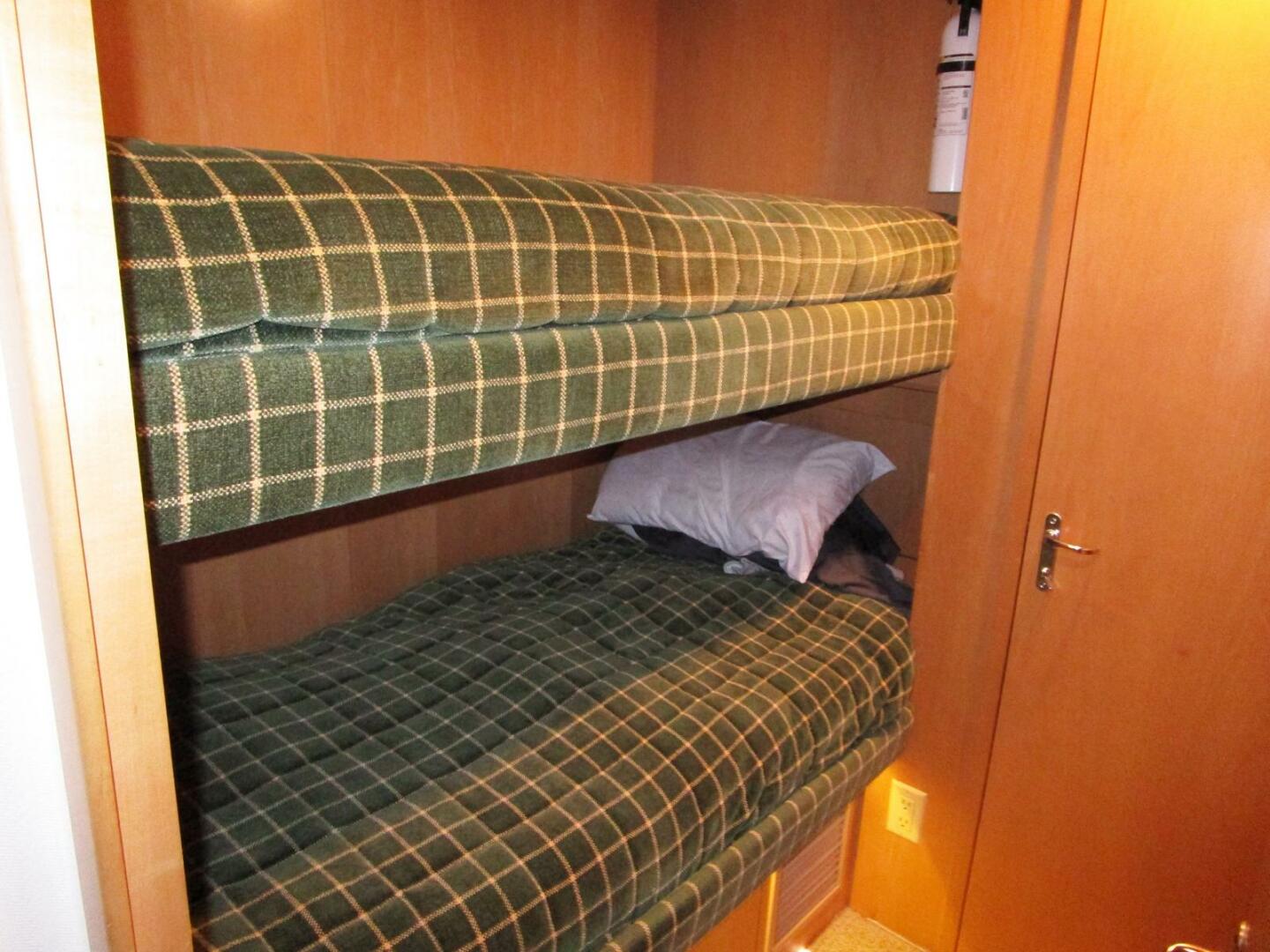 Slide: The Image of Forward Bunk Cabin  - 5121472