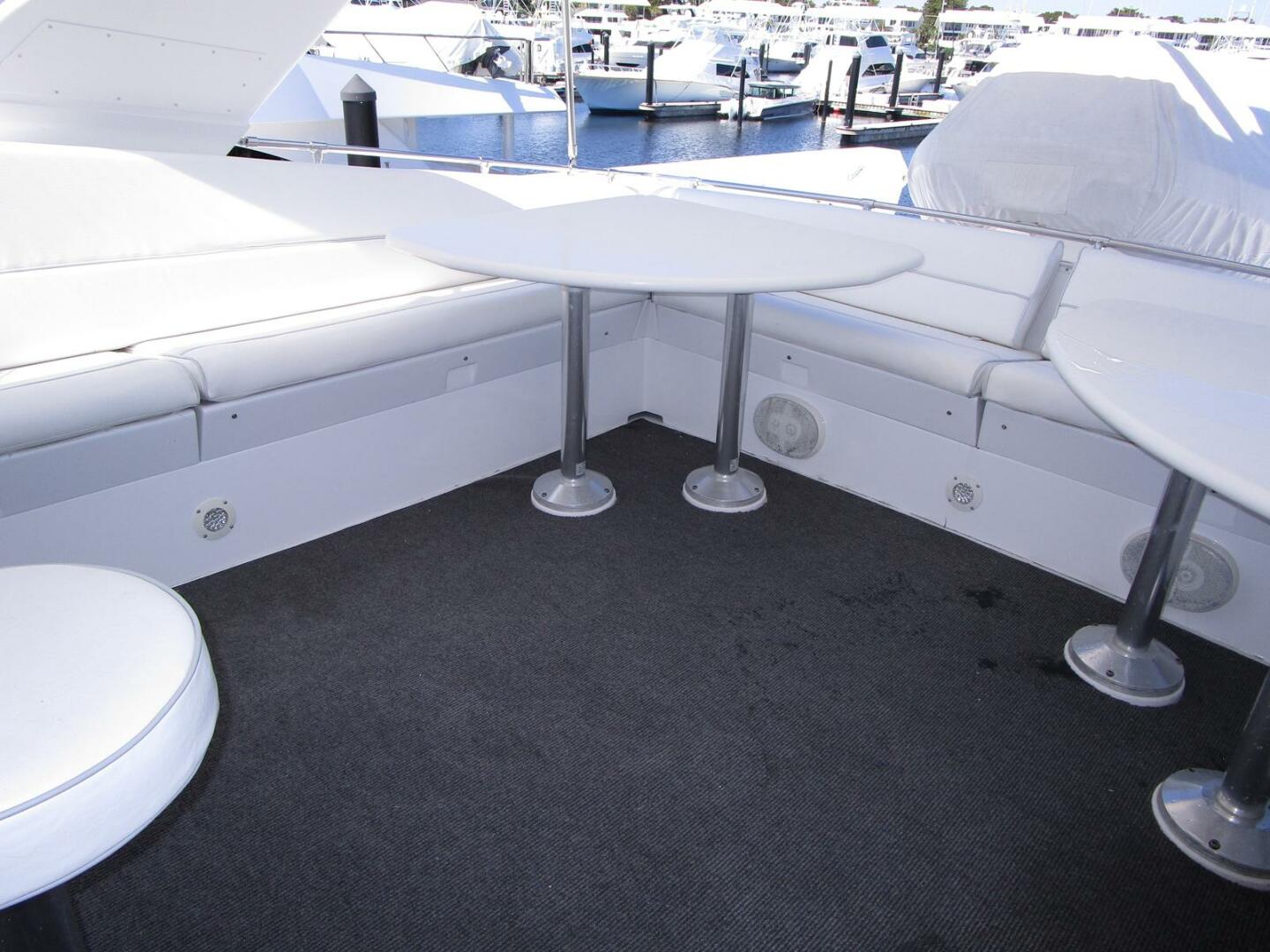 Slide: The Image of Flybridge Seating Stbd.   - 5121489