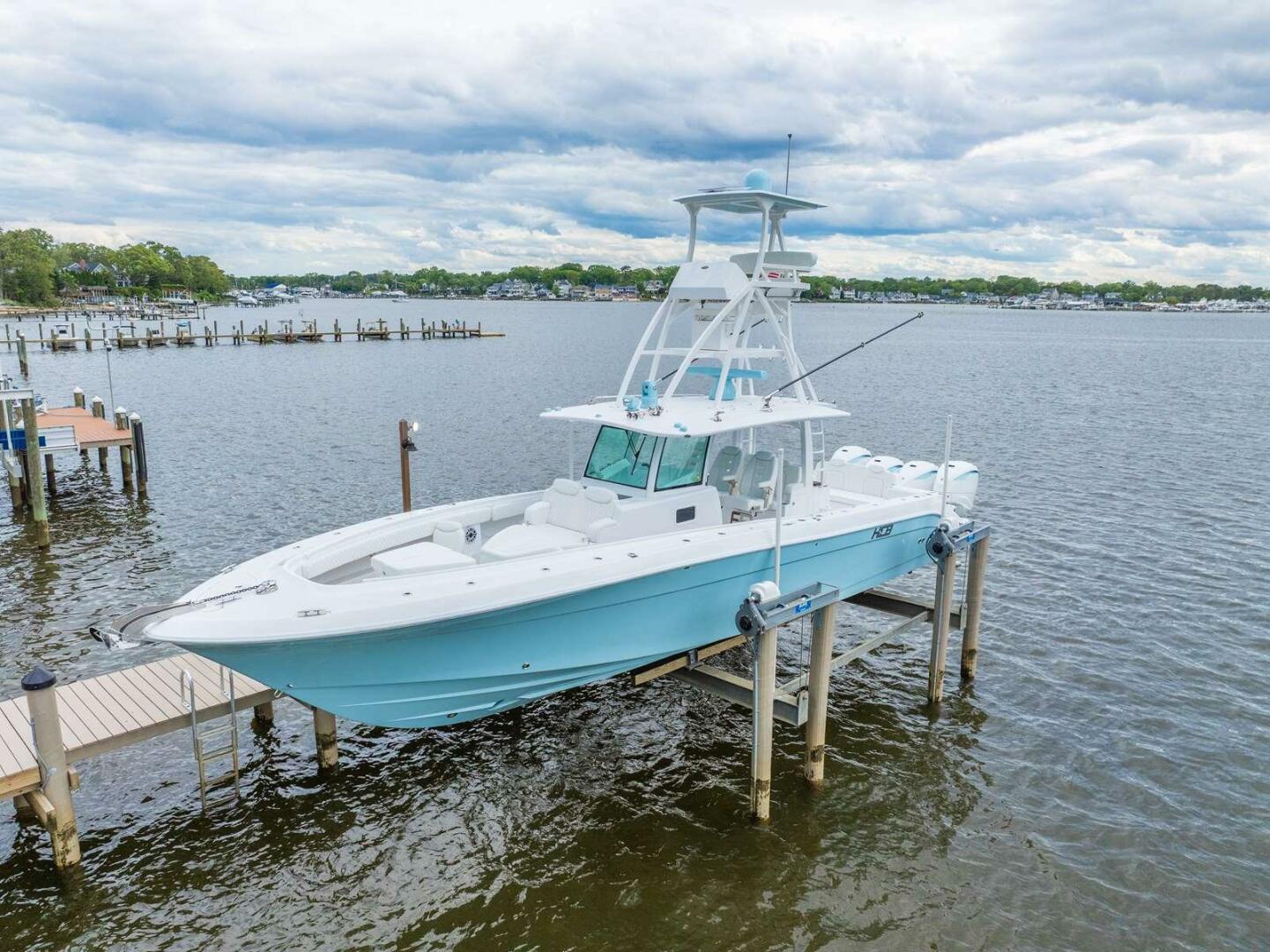 Slide: The Image of HCB 42 Lujo 2023 - 5344936