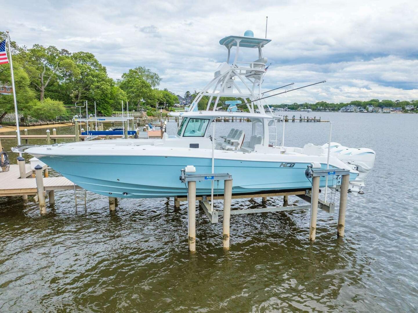 Slide: The Image of HCB 42 Lujo 2023 - 5344937