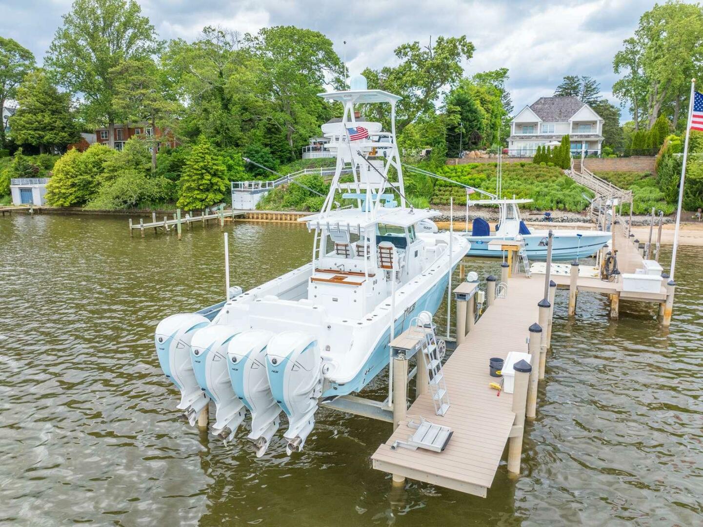 Slide: The Image of HCB 42 Lujo 2023 - 5344940