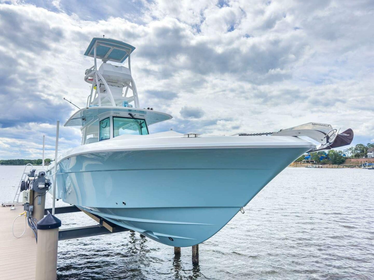 Slide: The Image of HCB 42 Lujo 2023 - 5344941