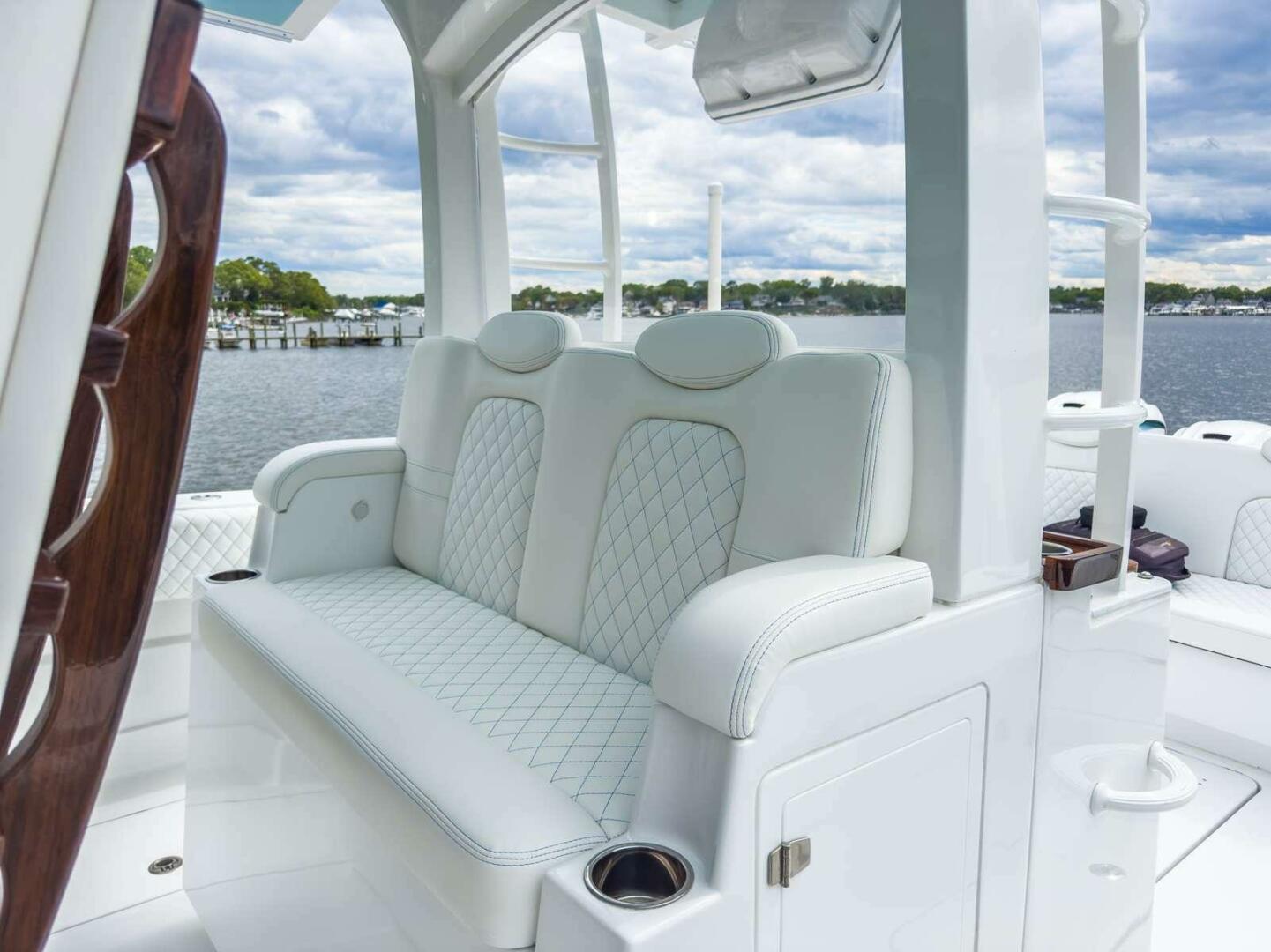 Slide: The Image of HCB 42 Lujo 2023 - 5344946