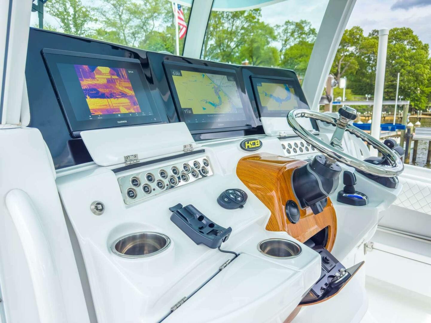 Slide: The Image of HCB 42 Lujo 2023 - 5344950