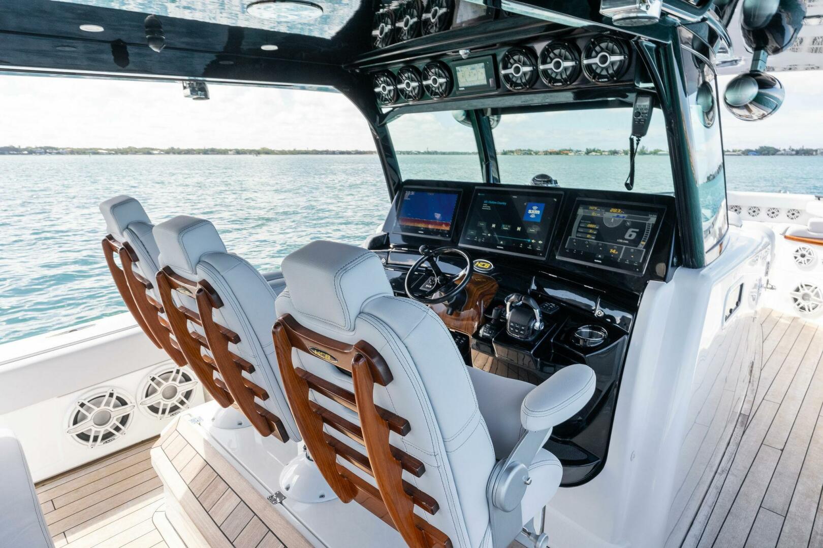 Slide: The Image of 2020 HCB 53 Suenos Lovin Life Helm - 3722758