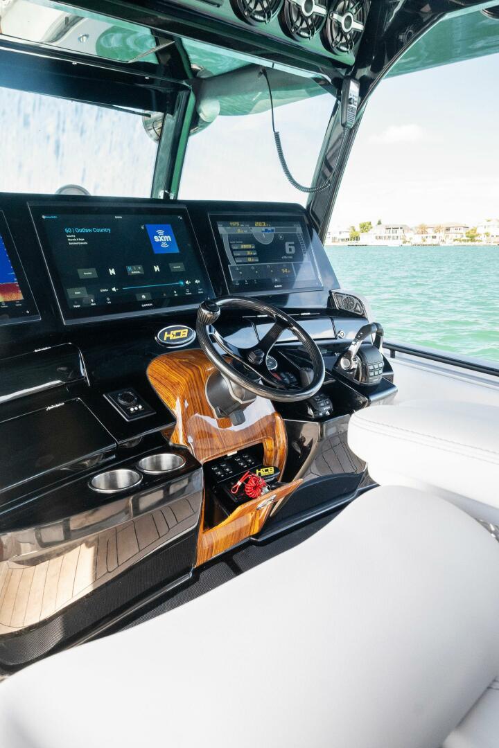 Slide: The Image of 2020 HCB 53 Suenos Lovin Life - 3722764