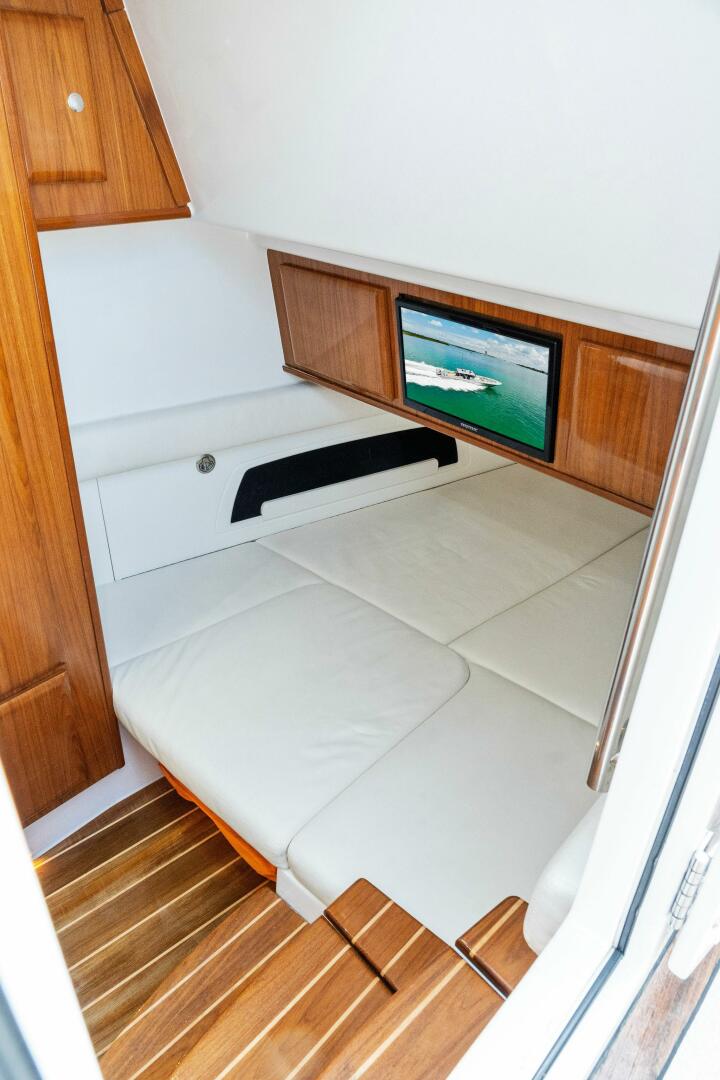 Slide: The Image of 2020 HCB 53 Suenos Lovin Life - 3722799