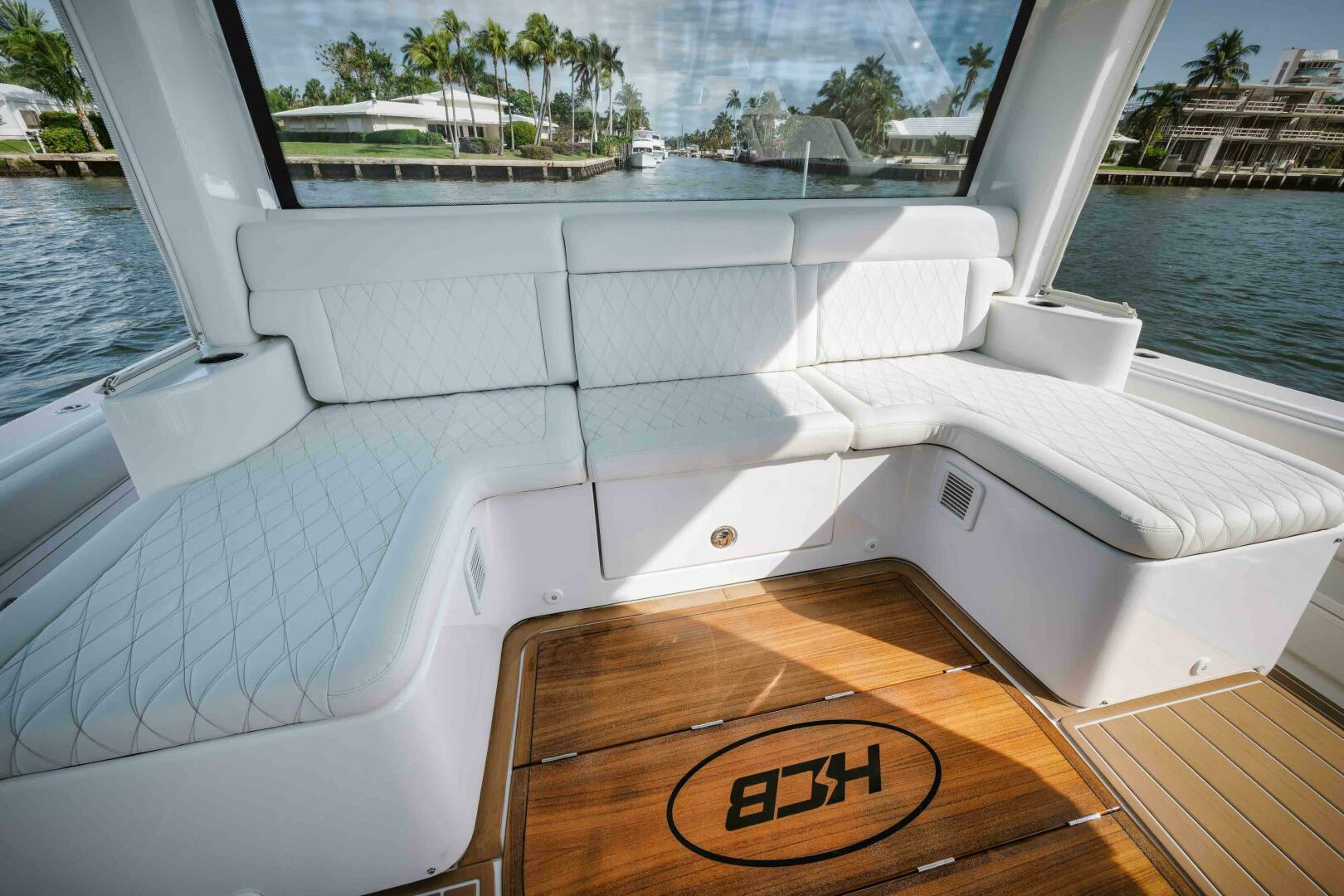 Slide: The Image of HCB 65 Estrella 2022 - 4427315