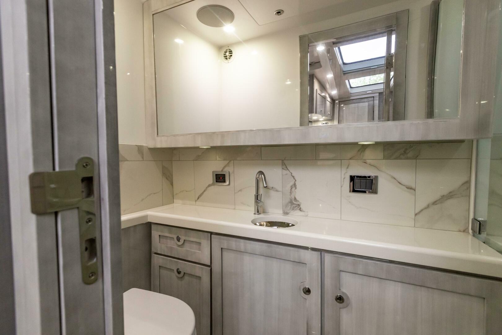 Slide: The Image of HCB 65 Estrella 2022 - 4427322