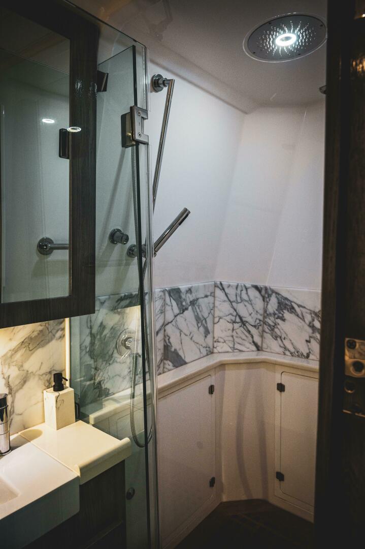 Slide: The Image of HCB 65 Estrella 2023 - 4427370