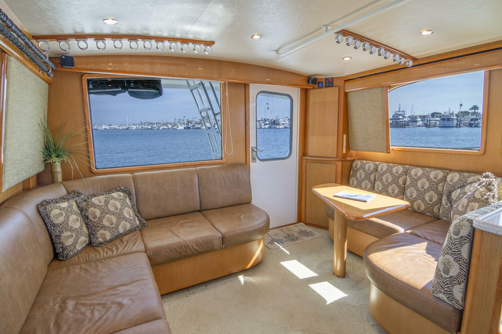 Slide: The Image of 2007 Henriques 42 Flybridge - ROCK SOLID - 11